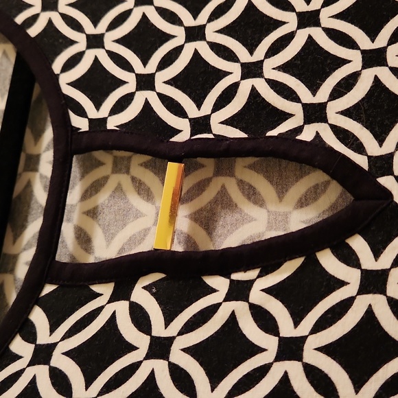 Michael Kors stretchy blouse with gold breast buckle - Picture 2 of 6